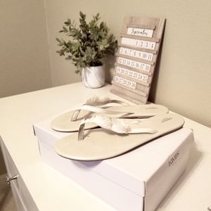 David's bridal wedding flip flops, cream, flower detail, size 10